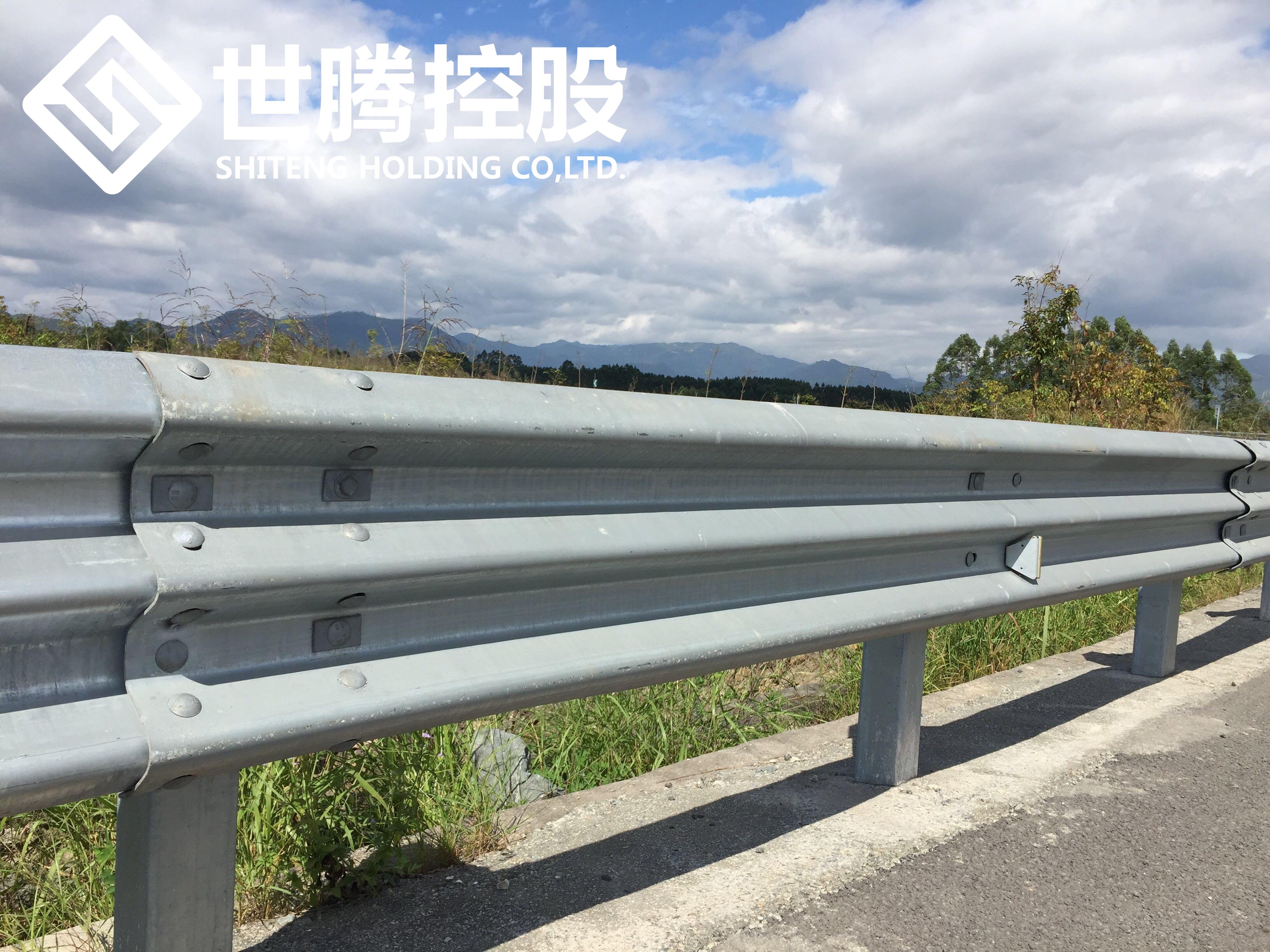 應該如何進行規(guī)范化設置道路護欄？